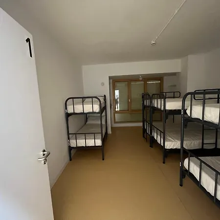 Alberg Os De Balaguer Hostel *