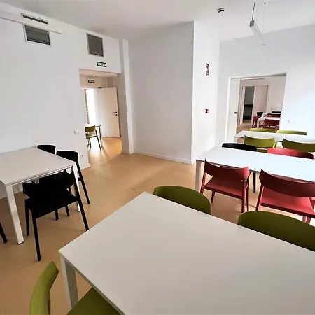 Alberg Os De Balaguer Hostel *